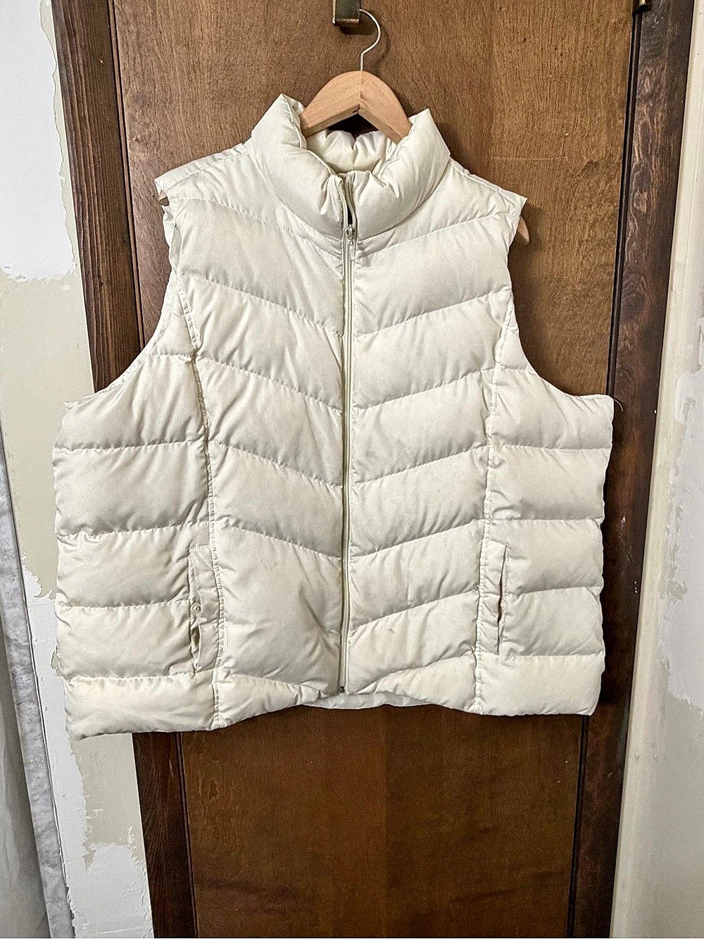 Lands' End 3X Wanderweight Down Chevron Vest Cream